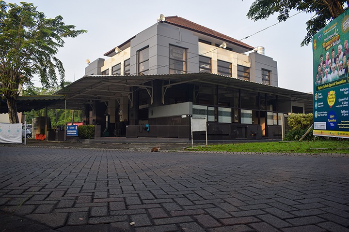 Masjid As Syaqinah: Jembatan Berkah
